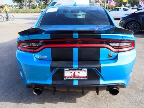 Used 2019 Dodge Charger Scat Pack w/ Dynamics Package image 4
