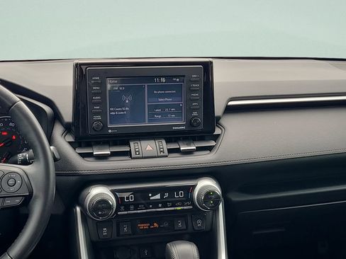 Used 2020 Toyota RAV4 XLE Premium FWD image 18