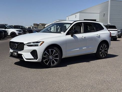 Used 2023 Volvo XC60 B5 Plus w/ Climate Package FWD image 2