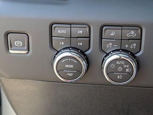 New 2026 GMC Sierra 2500 AT4X w/ AT4X AEV Edition AWD/4WD image 23
