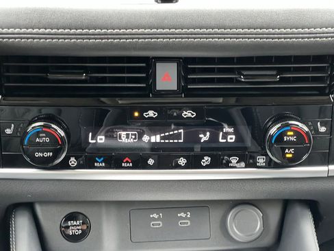 New 2026 Nissan Rogue Platinum image 4