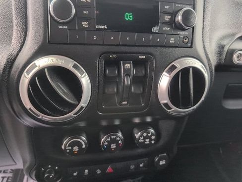 Used 2013 Jeep Wrangler Unlimited Sahara w/ Connectivity Group AWD/4WD image 23