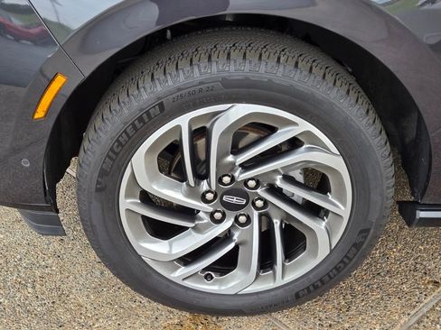 Used 2025 Lincoln Navigator Reserve AWD/4WD image 7