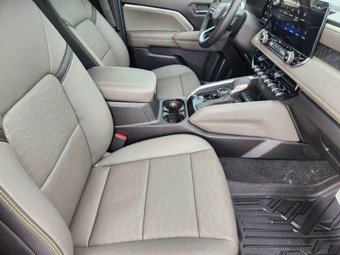 New 2026 Chevrolet Colorado ZR2 w/ Technology Package AWD/4WD image 10