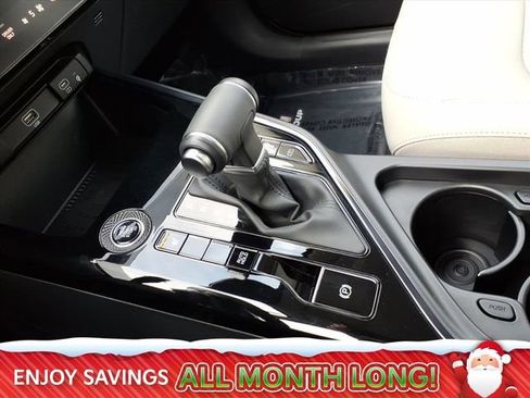 Used 2024 Kia Niro EX image 26