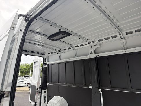 Used 2025 RAM ProMaster 2500 w/ Convenience Group FWD image 27