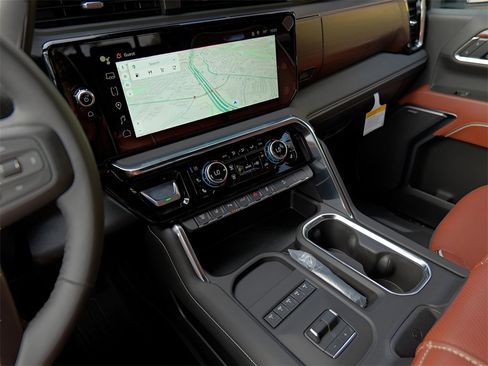 New 2026 GMC Sierra 2500 Denali Ultimate w/ Max Trailering Package image 15