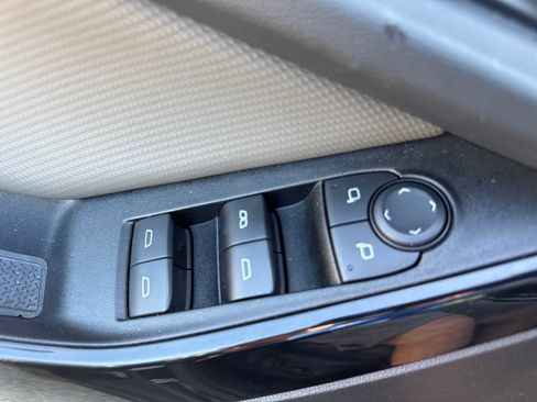 Used 2025 Chevrolet Equinox LT w/ Convenience Package II FWD image 20