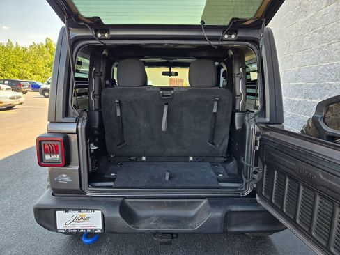 Used 2019 Jeep Wrangler Sport AWD/4WD image 37