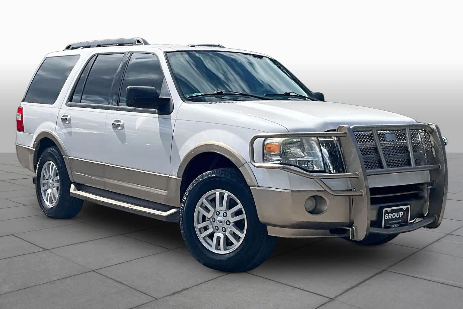 Used 2014 Ford Expedition XLT w/ Equipment Group 202A RWD image 3