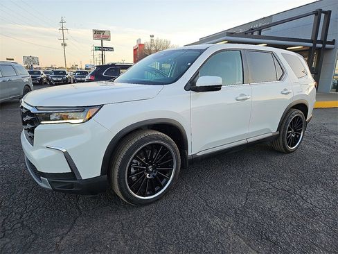 Used 2023 Honda Pilot EX-L image 2