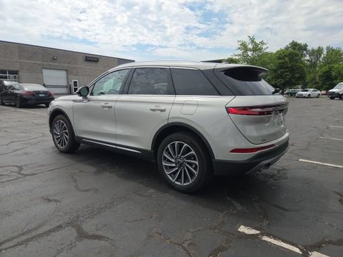 Used 2023 Lincoln Corsair Reserve w/ Equipment Group 202A AWD/4WD image 4