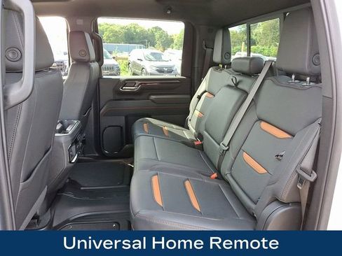 Used 2025 GMC Sierra 2500 AT4 image 14