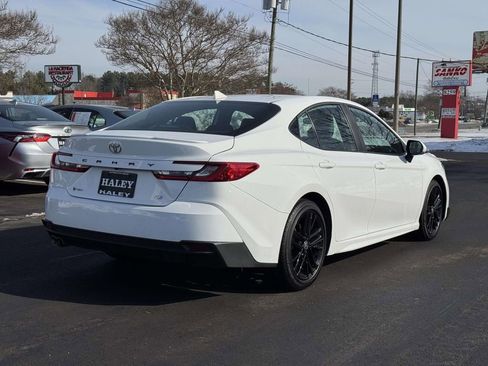 Used 2025 Toyota Camry SE image 20