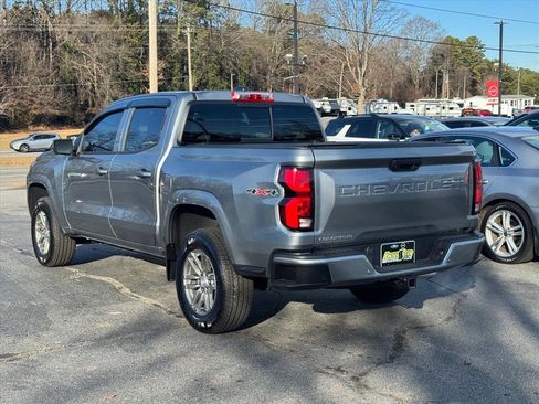Used 2025 Chevrolet Colorado LT w/ LT Convenience Package image 5