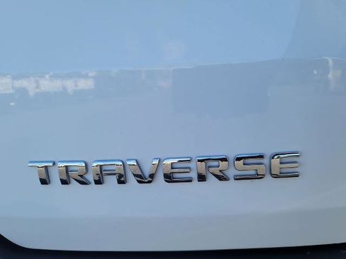 Used 2023 Chevrolet Traverse LT image 30