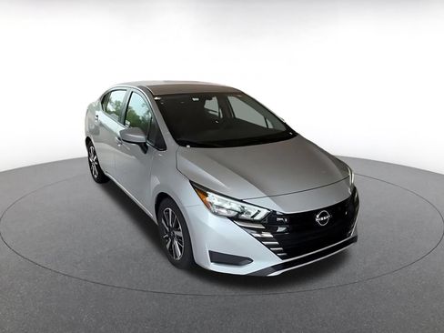Used 2025 Nissan Versa SV FWD image 3