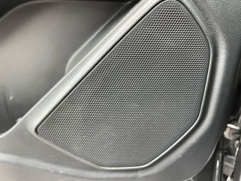 Used 2020 Ford Explorer XLT image 19