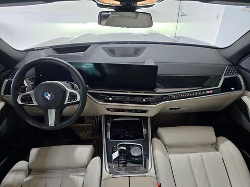 Used 2026 BMW X5 xDrive40i w/ M Sport Package AWD/4WD image 9