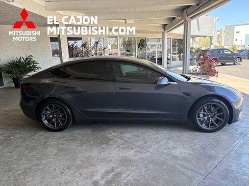 Used 2019 Tesla Model 3 Standard Range Plus RWD image 2