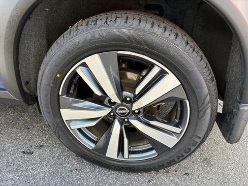 Certified 2023 Nissan Rogue Platinum image 27