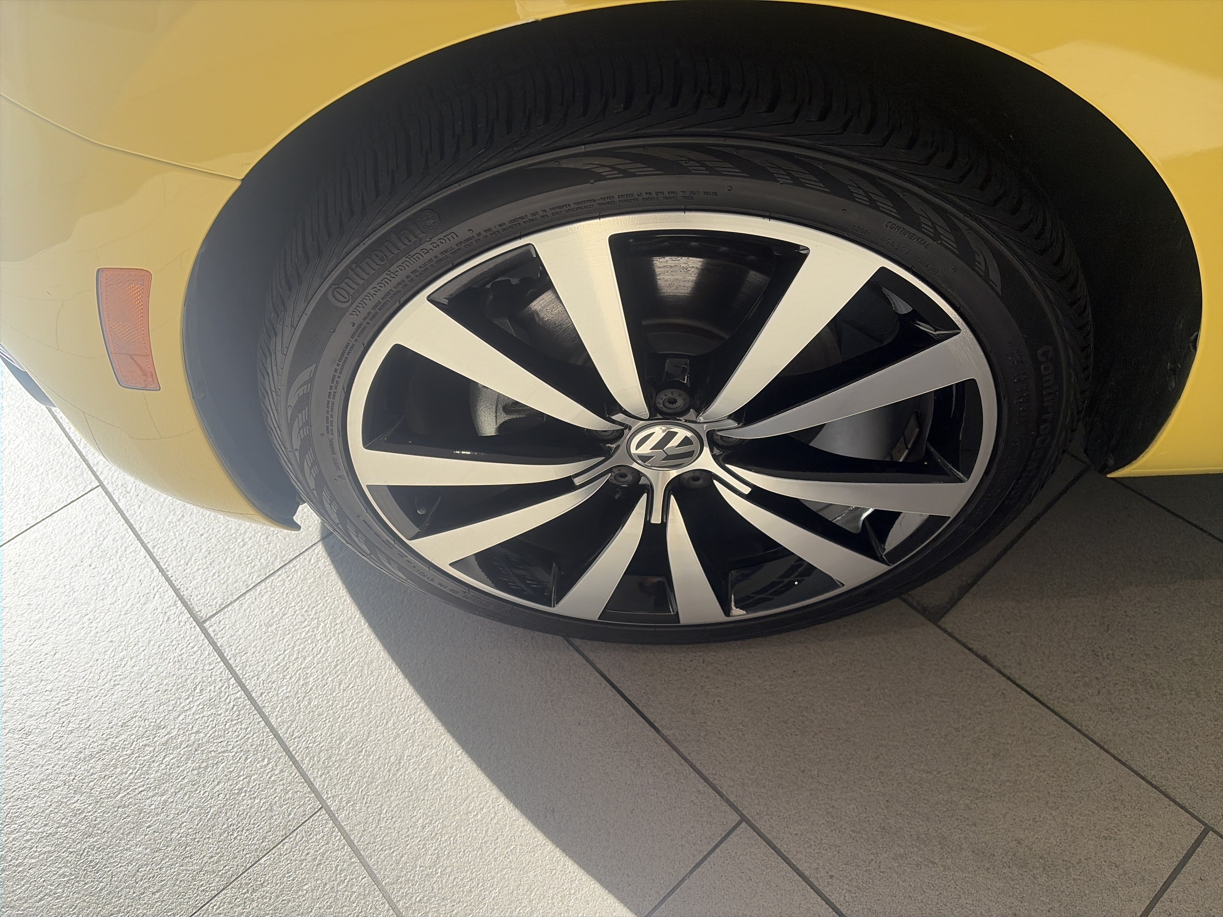 Used 2014 Volkswagen Beetle GSR FWD image 22