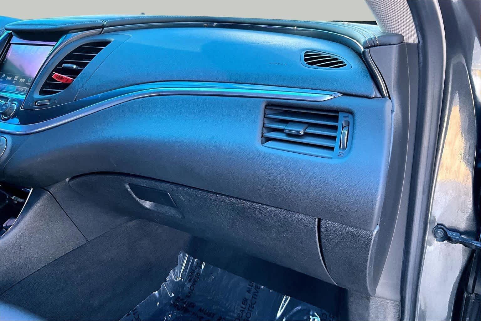 Used 2019 Chevrolet Impala LT FWD image 17