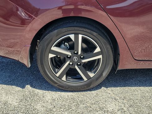 Used 2025 Nissan Sentra SV FWD image 5