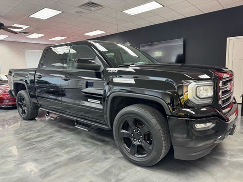 Used 2017 GMC Sierra 1500 SLE w/ SLE Value Package AWD/4WD image 6