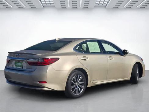 Used 2018 Lexus ES 300h image 6