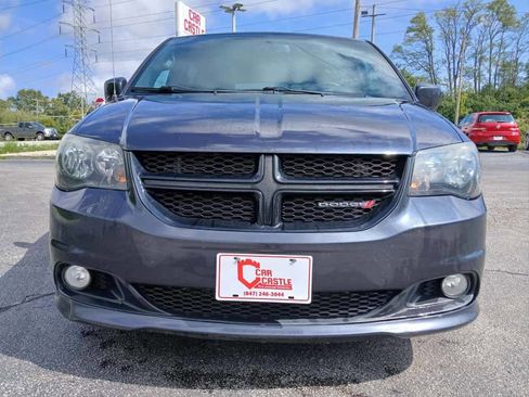Used 2014 Dodge Grand Caravan SXT w/ UConnect Hands-Free Group image 2