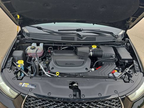Used 2025 Chrysler Pacifica Select FWD image 34