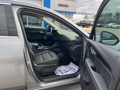 Used 2023 Buick Envision Essence AWD/4WD image 10