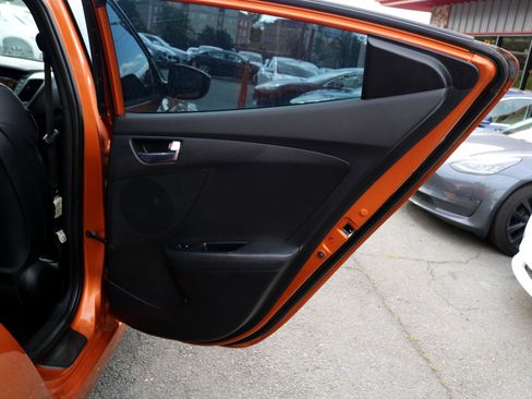 Used 2015 Hyundai Veloster w/ Option Group 03 image 33