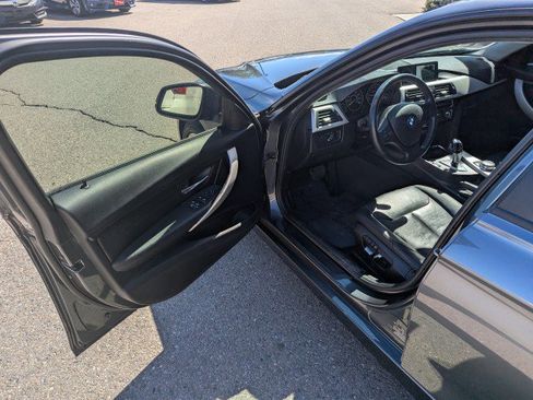Used 2017 BMW 320i Sedan RWD image 8