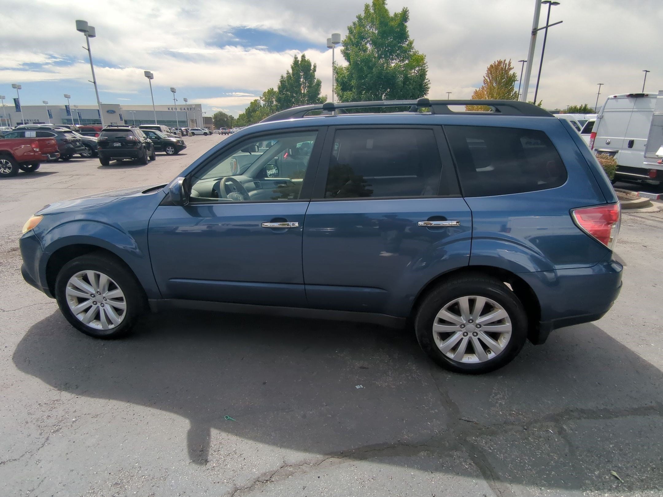 Used 2013 Subaru Forester 2.5X Premium w/ All-Weather Plus Pkg AWD/4WD image 9