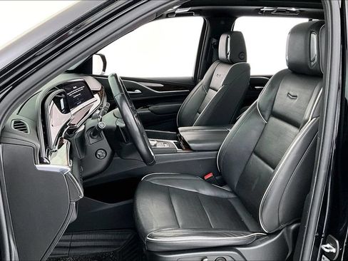 Used 2022 Cadillac Escalade Premium Luxury w/ Performance Package AWD/4WD image 31