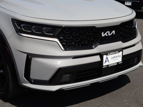 Used 2023 Kia Sorento SX FWD image 9