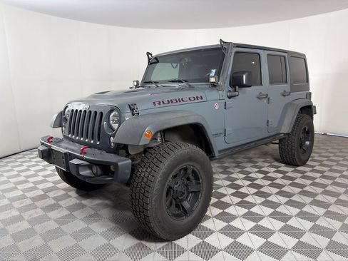 Used 2015 Jeep Wrangler Unlimited Rubicon AWD/4WD image 3
