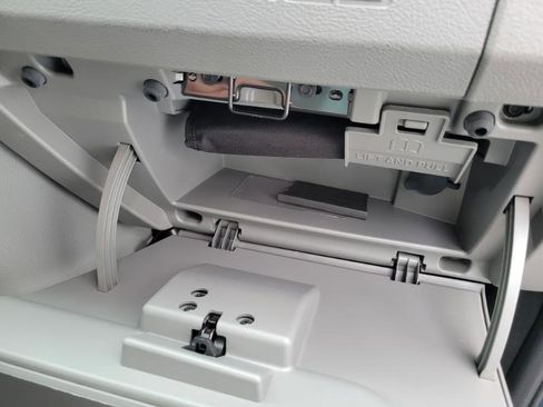 Used 2014 Ford E-350 and Econoline 350 Super Duty w/ Insulation Package image 58