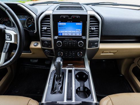 Used 2017 Ford F150 Lariat RWD image 28