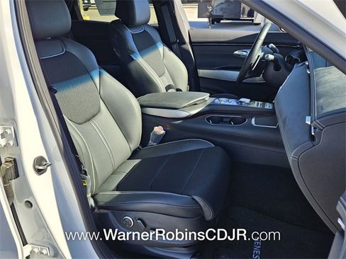 Used 2025 Genesis GV70 2.5T w/ Sport Prestige Package image 18