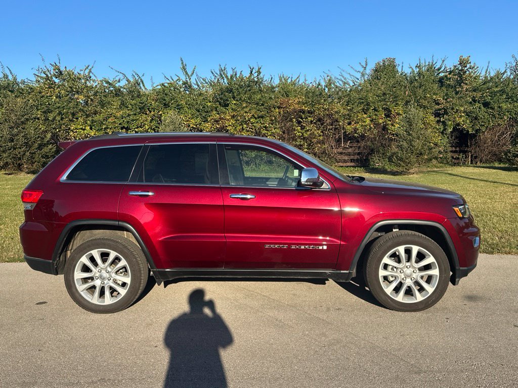 Used 2017 Jeep Grand Cherokee Limited w/ Luxury Group II AWD/4WD image 8