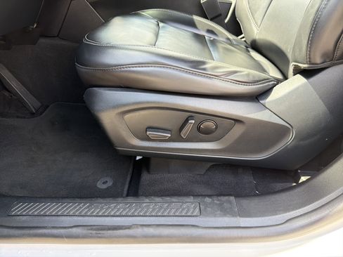 Used 2021 Ford Explorer XLT w/ Equipment Group 202A image 20