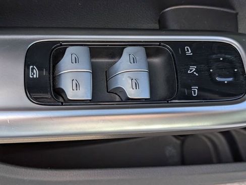 Used 2024 Mercedes-Benz C 300 4MATIC Sedan image 16