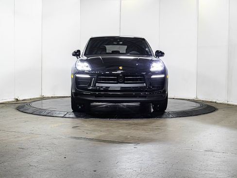 Certified 2025 Porsche Macan image 10