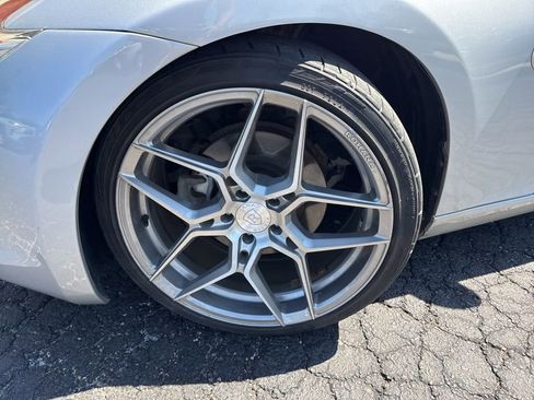 Used 2011 Nissan 370Z Coupe RWD image 2