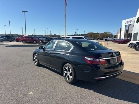 Used 2017 Honda Accord LX image 3