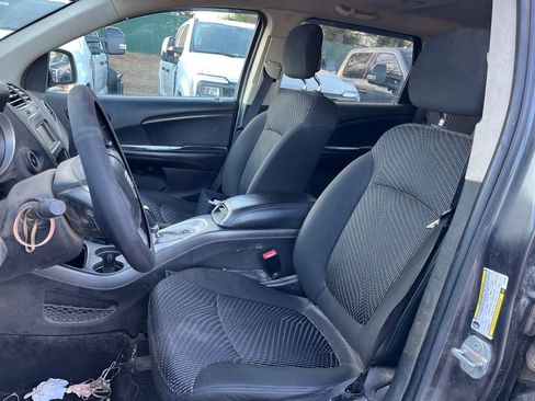 Used 2020 Dodge Journey SE w/ SE Popular Equipment Group image 5