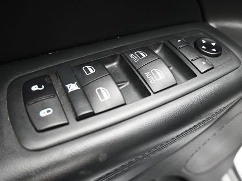 Used 2021 Jeep Grand Cherokee Laredo X AWD/4WD image 11